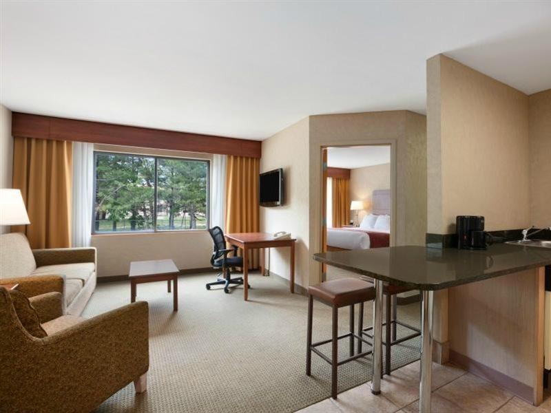 Ramada By Wyndham Toms River Exterior foto