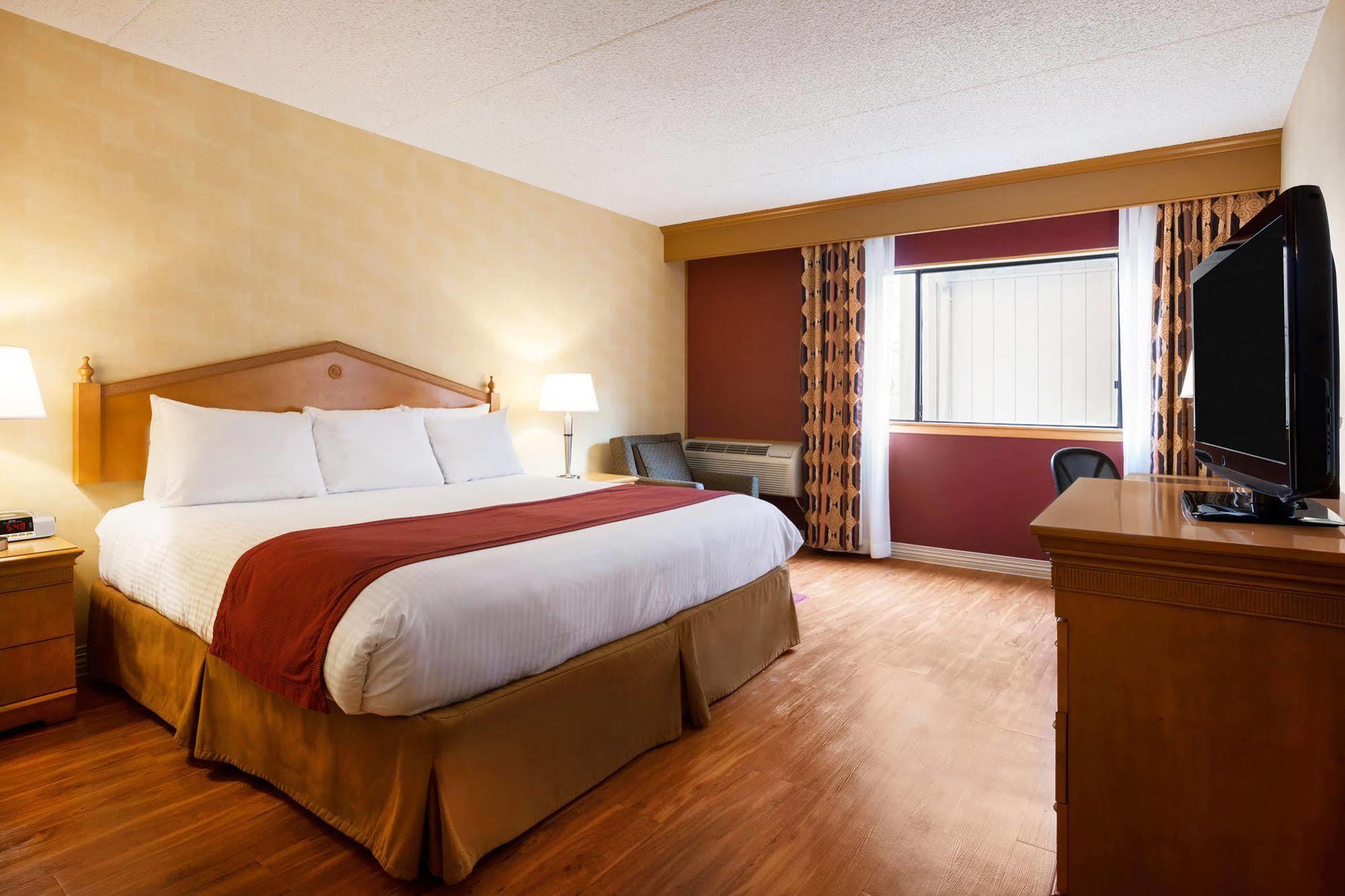 Ramada By Wyndham Toms River Exterior foto
